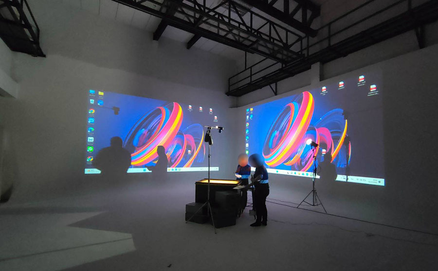 Projector 5,000 ANSI @ Pardzy Alive Studio